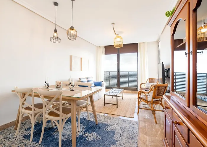 Fee4Me: First Line Luxury Apartment